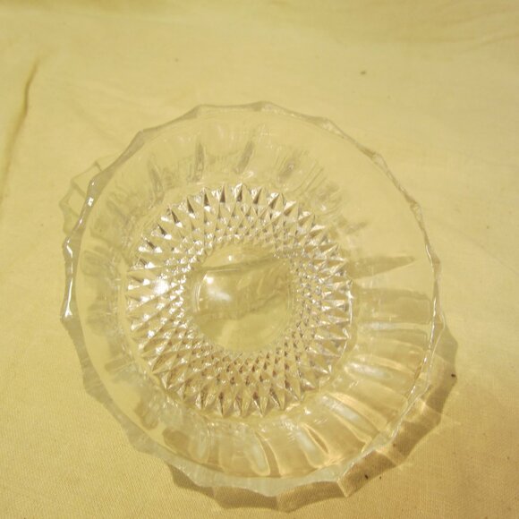 VTG PAIR OF PRESSED GLASS SMALL BOWLS RELISH DISHES - Picture 2 of 5
